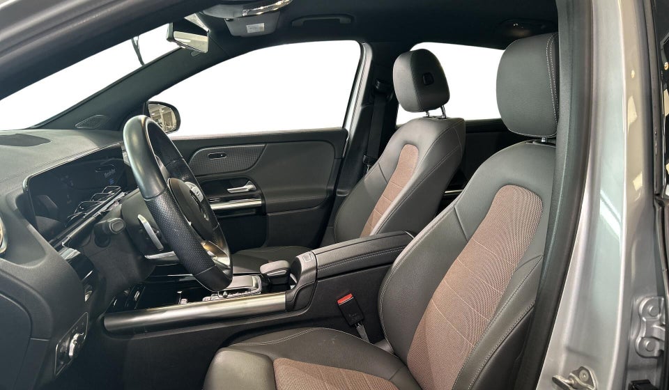 Mercedes EQA250+ Electric Art 5d