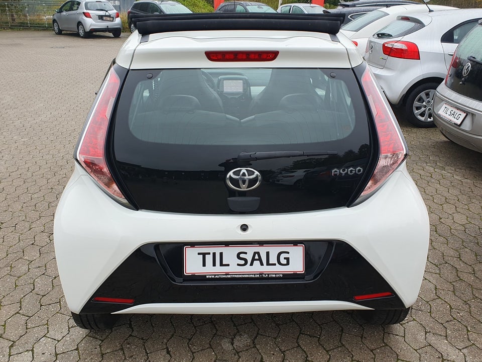 Toyota Aygo 1,0 VVT-i x-wave Sky 5d