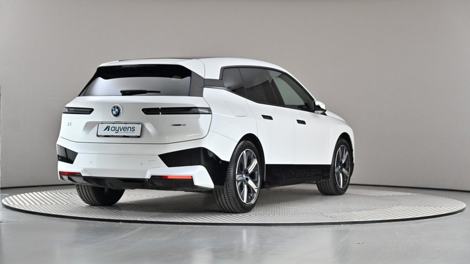 BMW iX xDrive40 Supercharged 5d