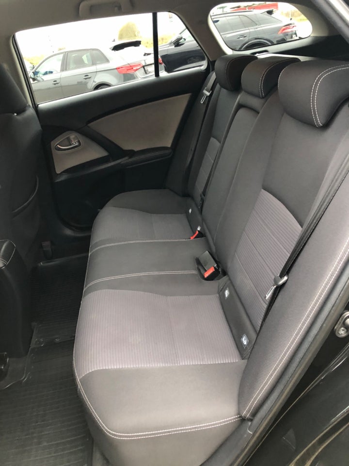 Toyota Avensis 2,0 D-4D T2 Touring Sports 5d