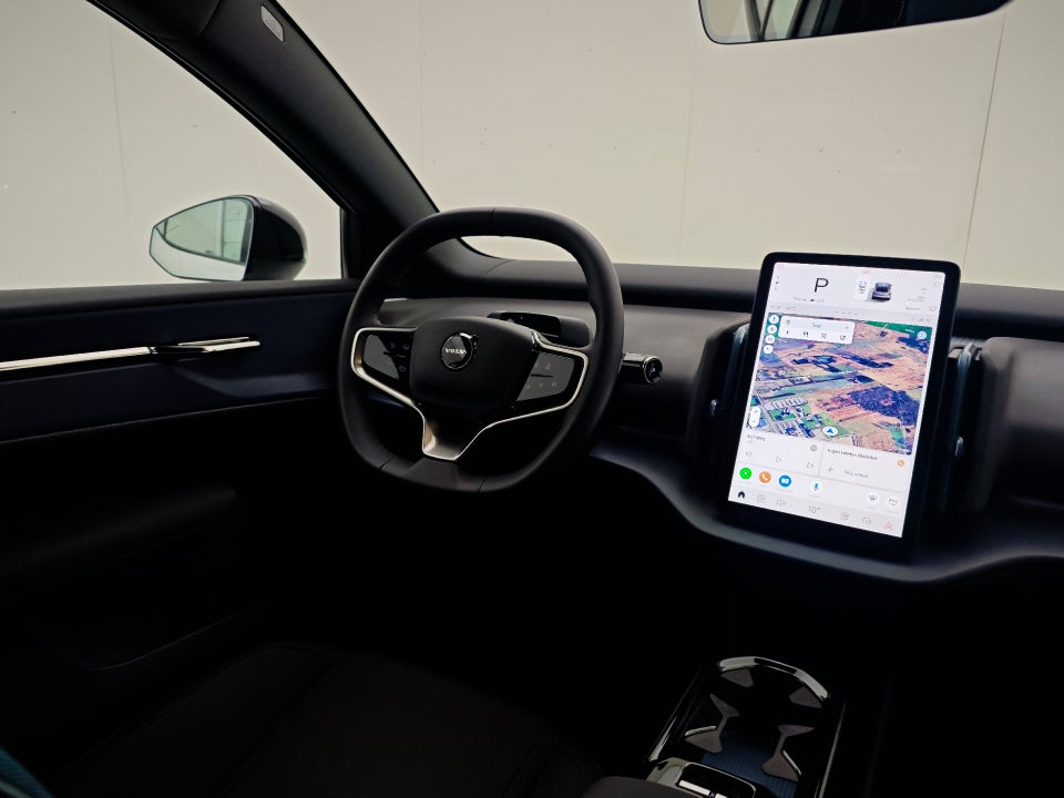 Volvo EX30 Standard Range Plus 5d