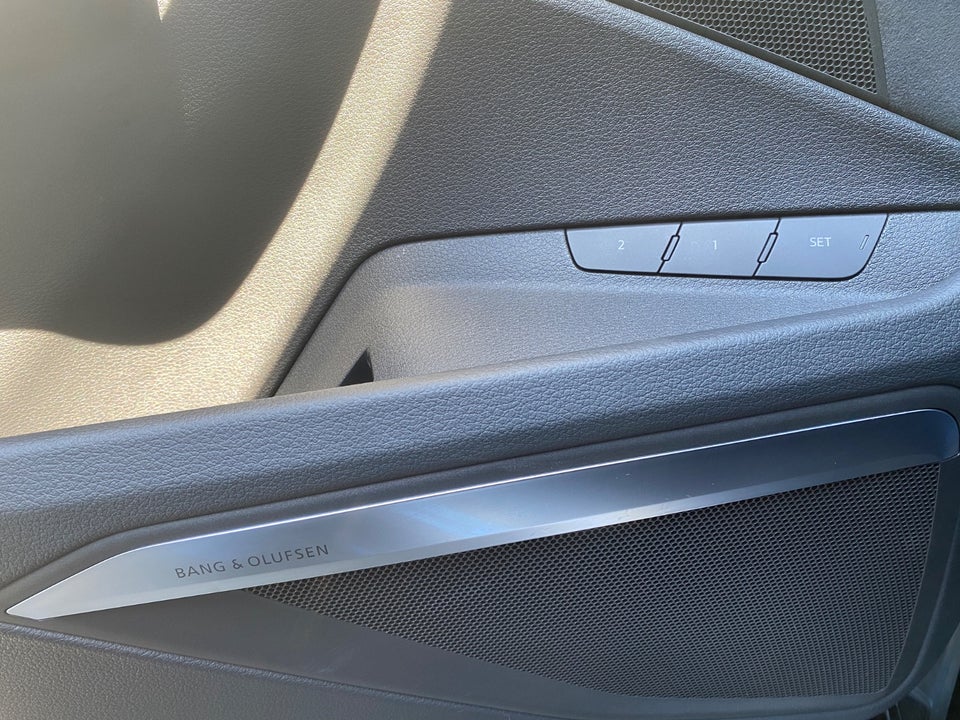 Audi e-tron S quattro 5d