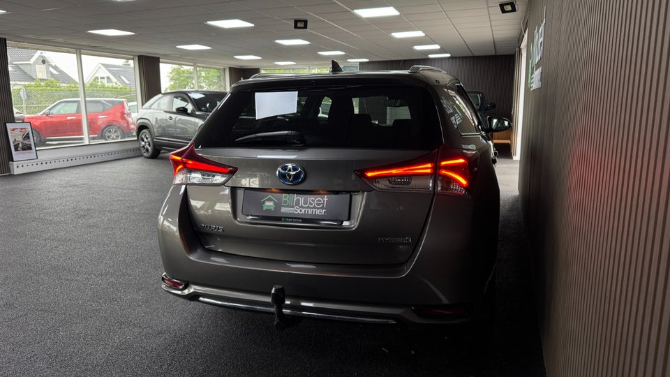Toyota Auris 1,8 Hybrid H2 Comfort Touring Sports CVT 5d