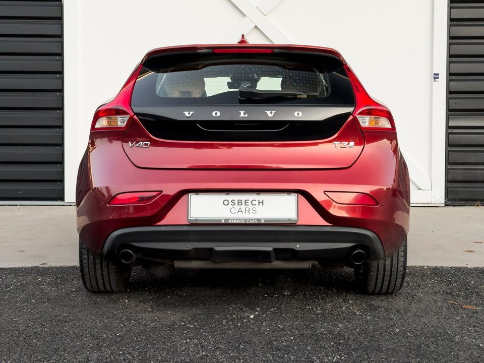 Volvo V40 1,5 T3 152 Inscription aut. 5d