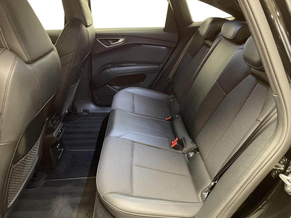 Audi Q4 e-tron 40 S-line Sportback 5d