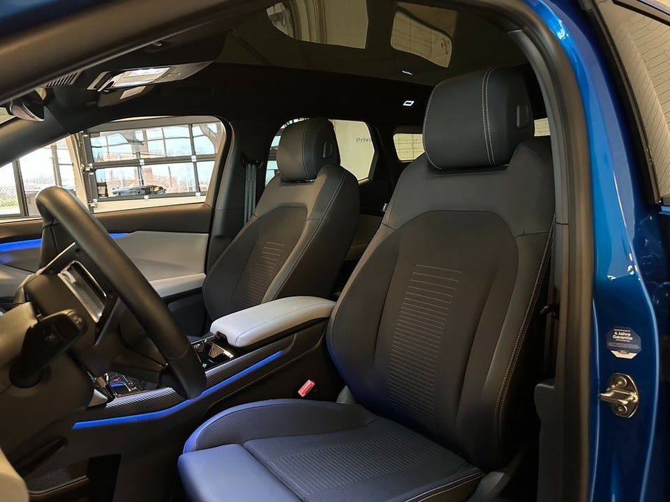 Ford Explorer 82 Premium Extended Range 5d