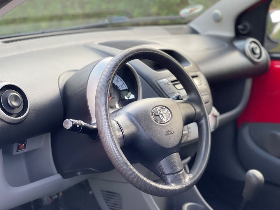 Toyota Aygo 1,0 Plus 5d