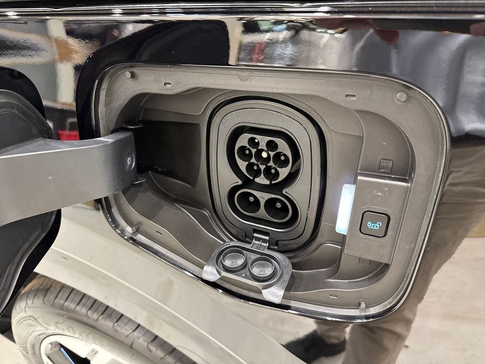 Ford E-Tourneo Courier 43 Titanium