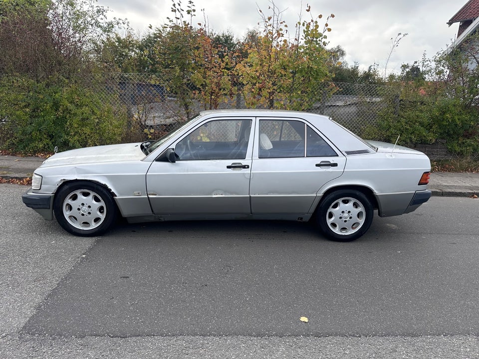 Mercedes 190 E 2,0 aut. 4d