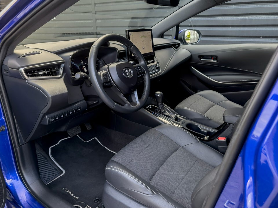 Toyota Corolla 1,8 Hybrid Style Touring Sports e-CVT 5d