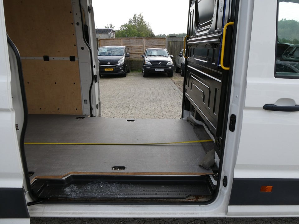 VW Crafter 35 2,0 TDi 177 Kassevogn L4H3