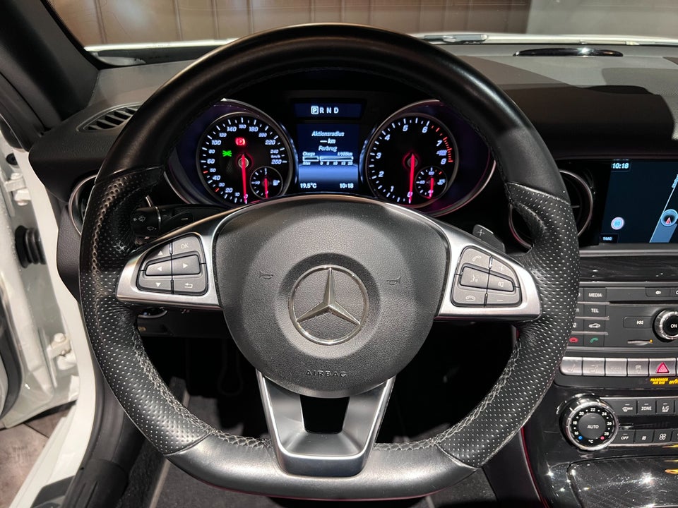 Mercedes SLC300 2,0 AMG Line aut. 2d