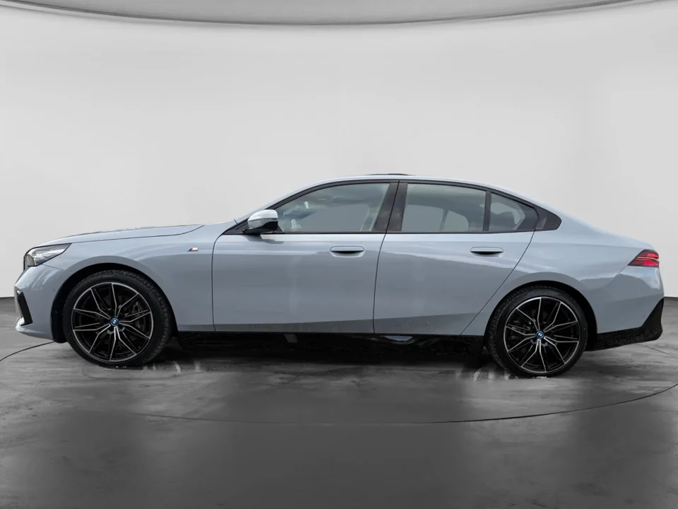 BMW i5 eDrive40 M-Sport 4d