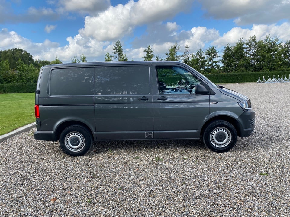 VW Transporter 2,0 TDi 140 Kassevogn DSG kort