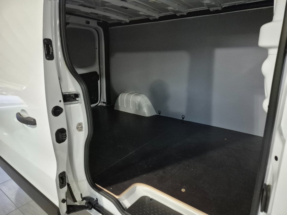 Renault Trafic 2,0 dCi 150 L2H1 Tekno