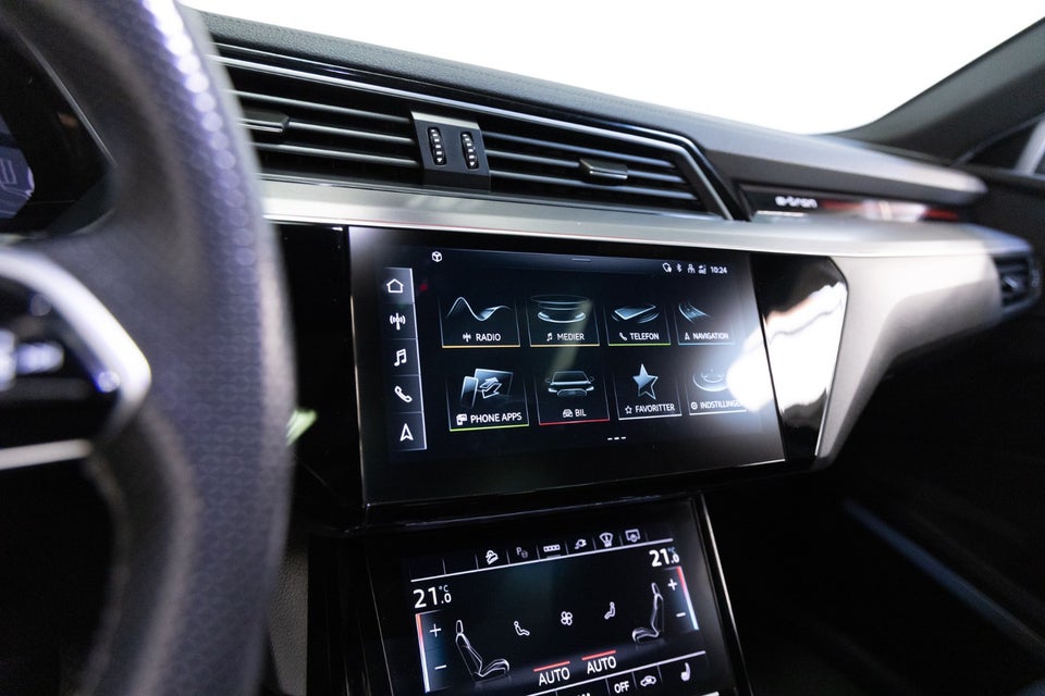 Audi e-tron 55 S-line quattro 5d