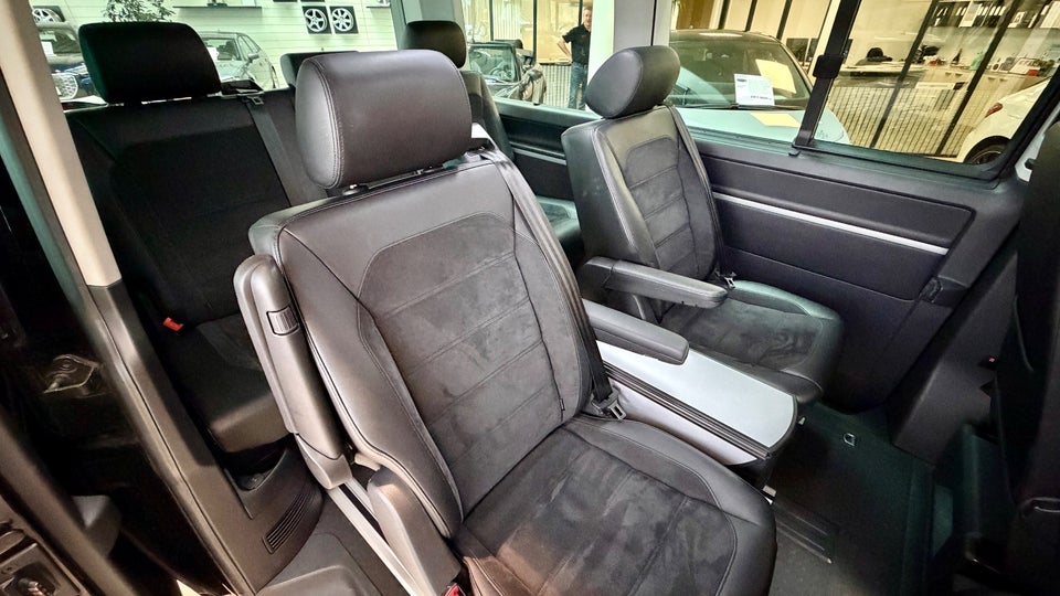 VW Multivan 2,0 TDi 204 Highline DSG kort