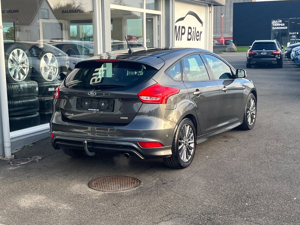 Ford Focus 1,5 EcoBoost ST-Line 5d