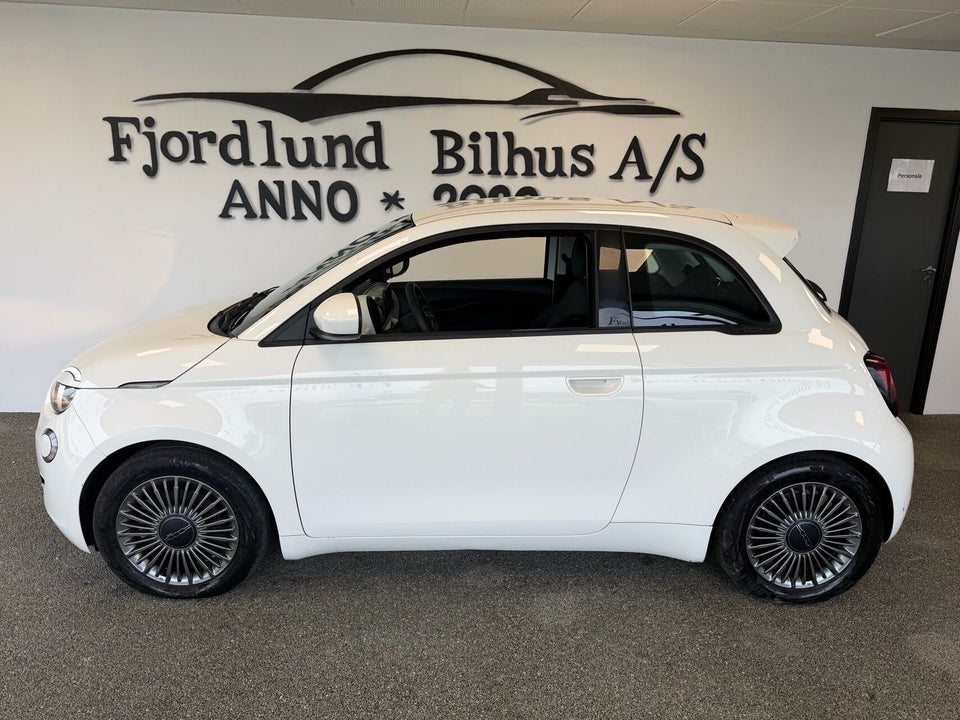 Fiat 500e 42 Icon 3d