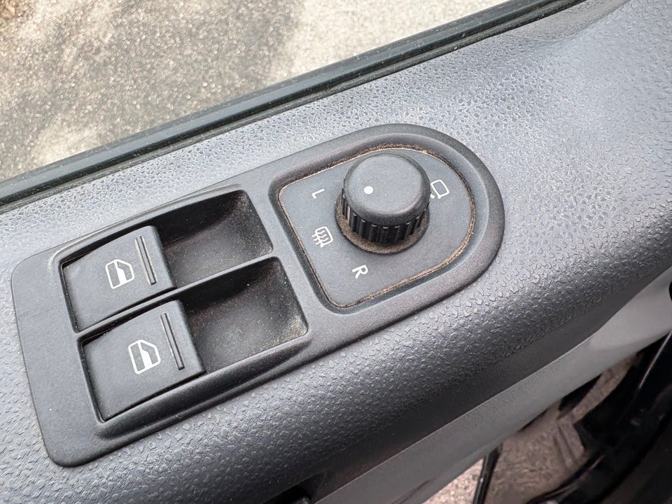 VW Transporter 2,0 TDi 140 Kassevogn kort