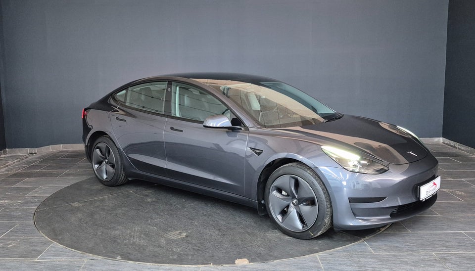 Tesla Model 3 Standard Range+ RWD 4d