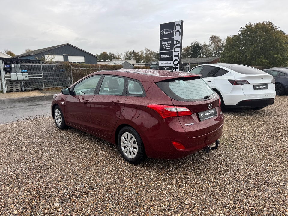 Hyundai i30 1,6 CRDi 110 Active CW 5d