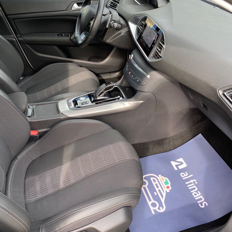 Peugeot 308 1,5 BlueHDi 130 Allure Pack SW EAT8 5d