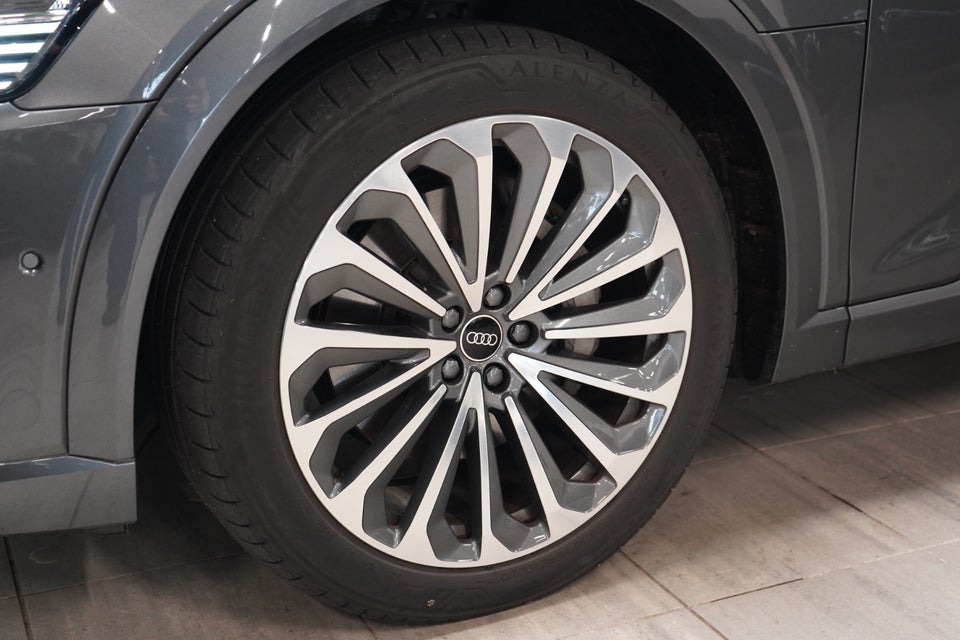 Audi e-tron 55 S-line quattro 5d