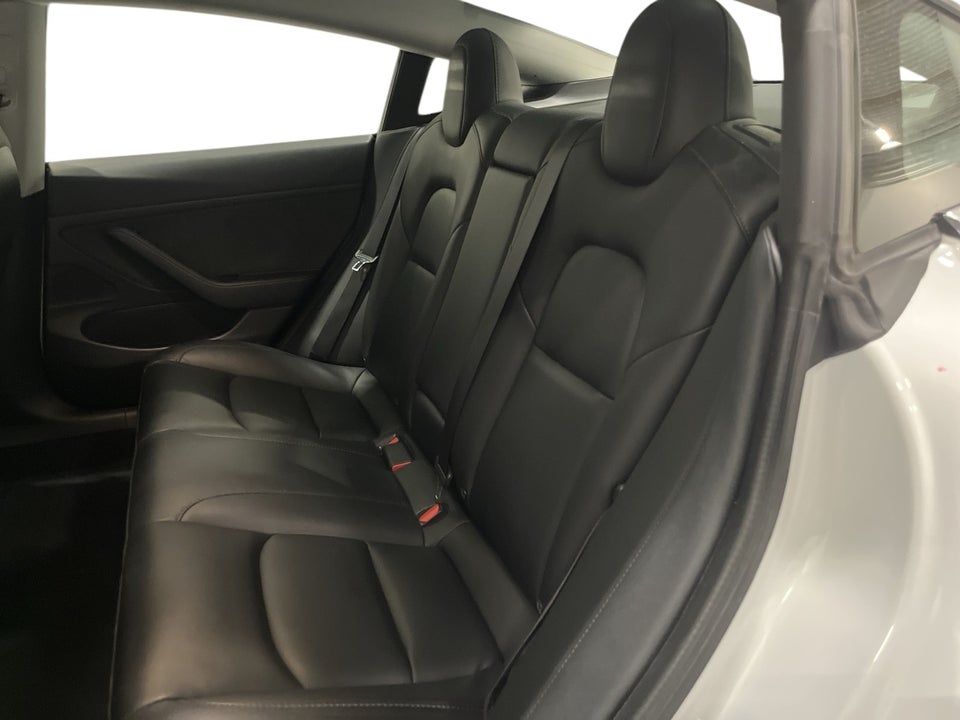 Tesla Model 3 Long Range AWD 4d