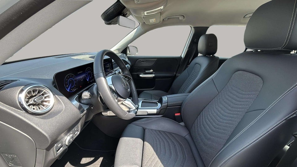 Mercedes EQB300 Progressive 4Matic 5d