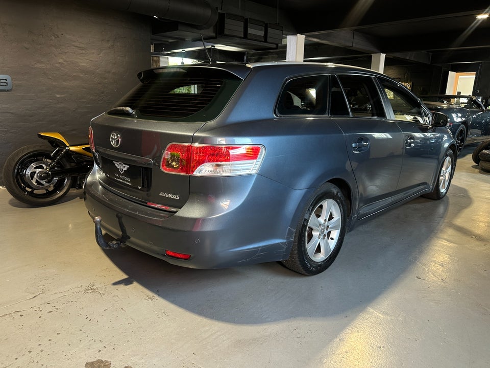 Toyota Avensis 2,0 VVT-i T2 stc. E-CVT 5d