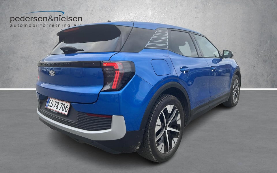 Ford Explorer 82 Premium Extended Range 5d