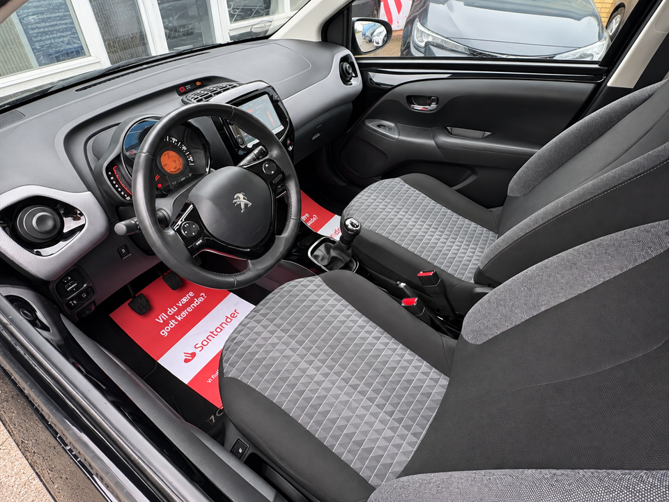 Peugeot 108 1,0 e-VTi 72 Selection Tech 5d