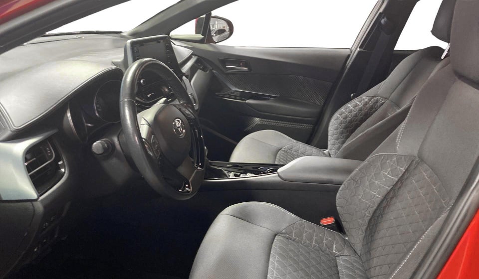 Toyota C-HR 1,8 Hybrid C-LUB Smart CVT 5d