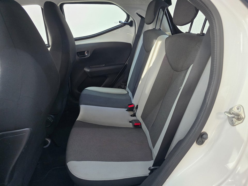 Toyota Aygo 1,0 VVT-i x-play 5d