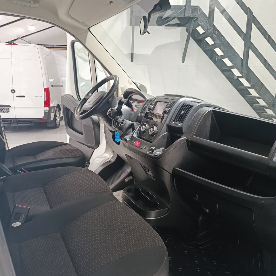 Peugeot Boxer 335 2,2 BlueHDi 140 L3 Plus 2d