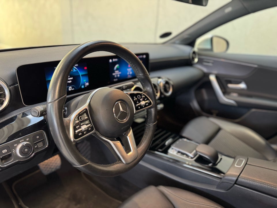 Mercedes A200 1,3 Progressive Line aut. 5d