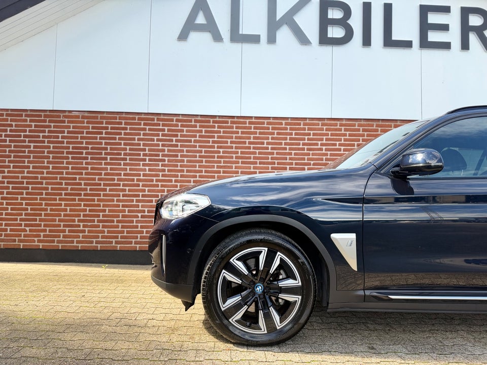 BMW iX3 Charged 5d