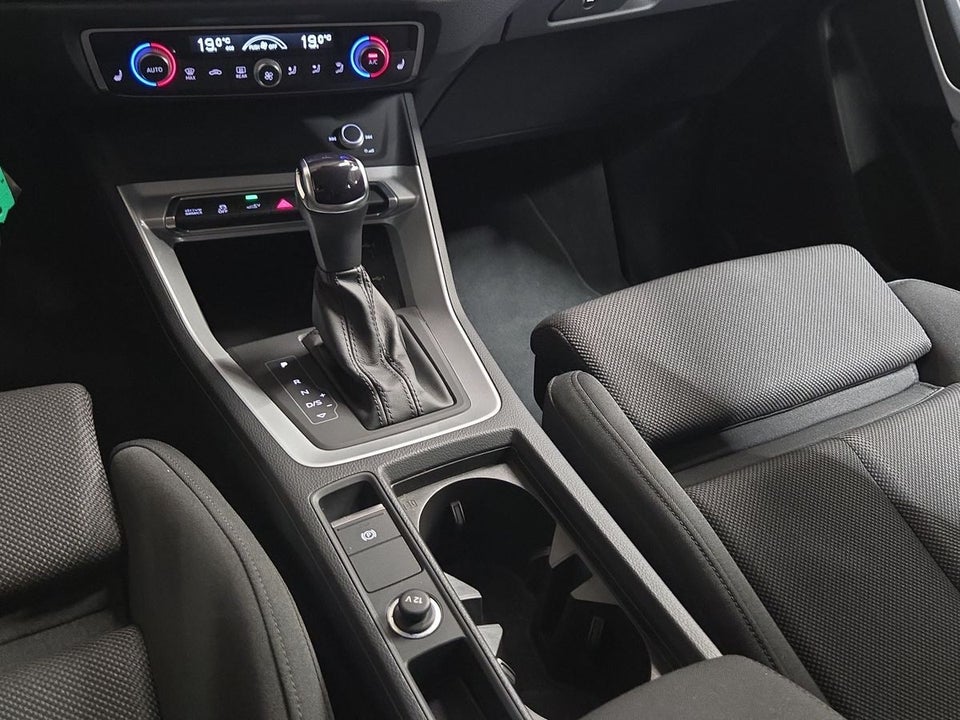 Audi Q3 45 TFSi e Attitude plus Sportback S-tr. 5d