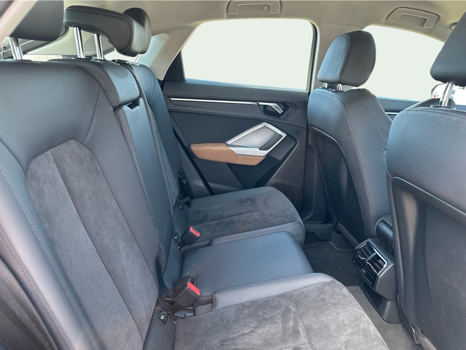 Audi Q3 45 TFSi e Attitude plus Sportback S-tr. 5d