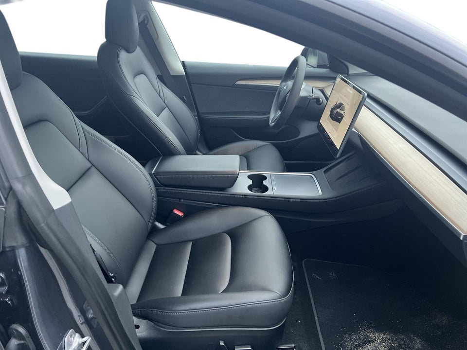 Tesla Model 3 Long Range RWD 4d