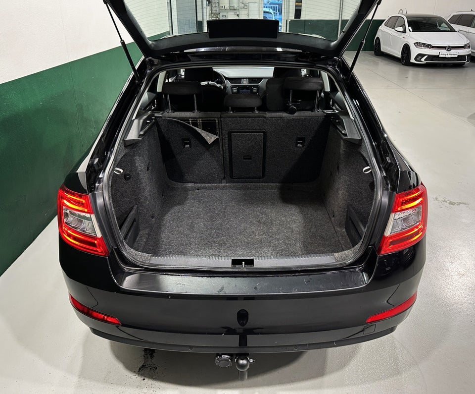 Skoda Octavia 1,6 TDi 105 Elegance 5d