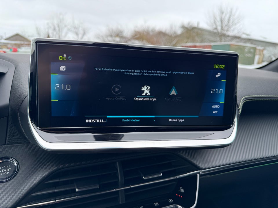 Peugeot e-208 50 GT 5d