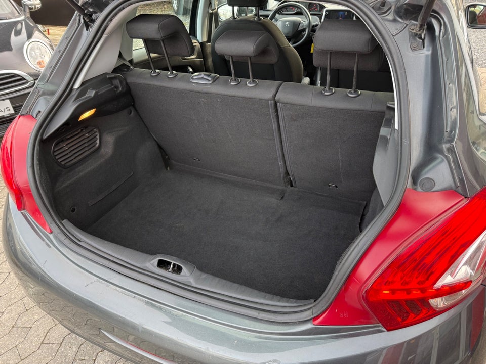 Peugeot 208 1,6 e-HDi 92 Active 5d