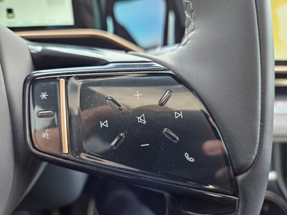 Hongqi EH7 111 Exclusive 4d