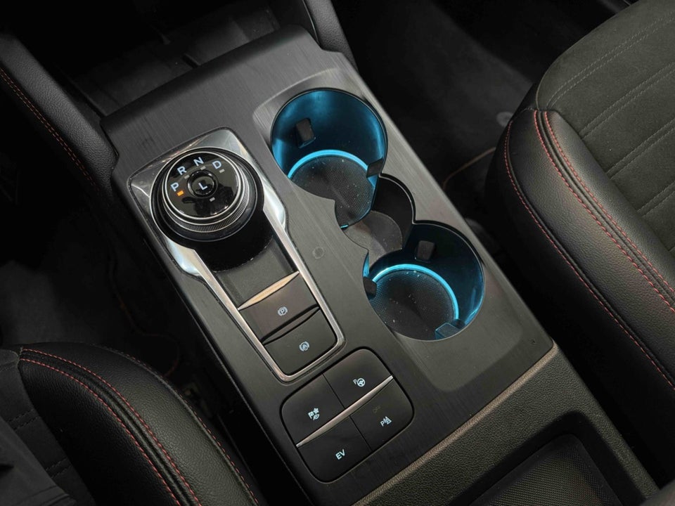 Ford Kuga 2,5 HEV ST-Line X CVT 5d