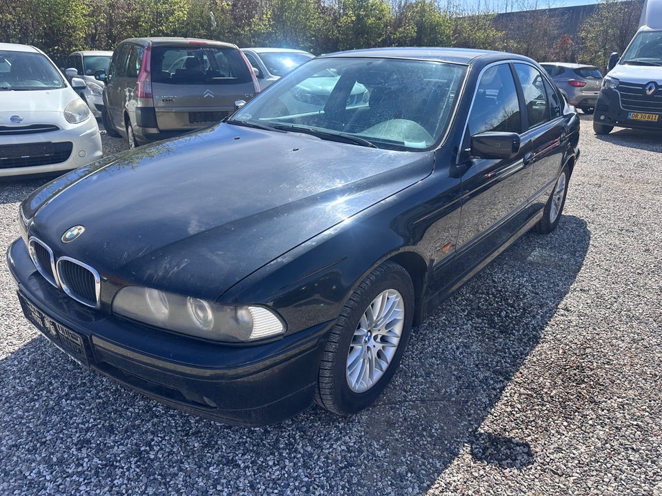 BMW 520i 2,2  4d