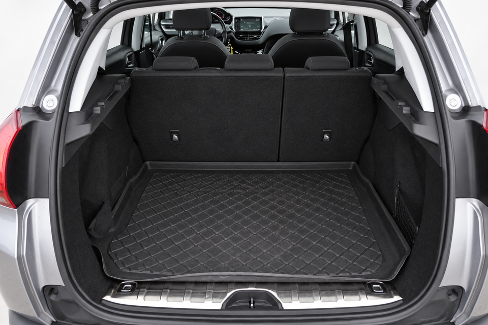 Peugeot 2008 1,2 e-THP 110 Allure Sky 5d