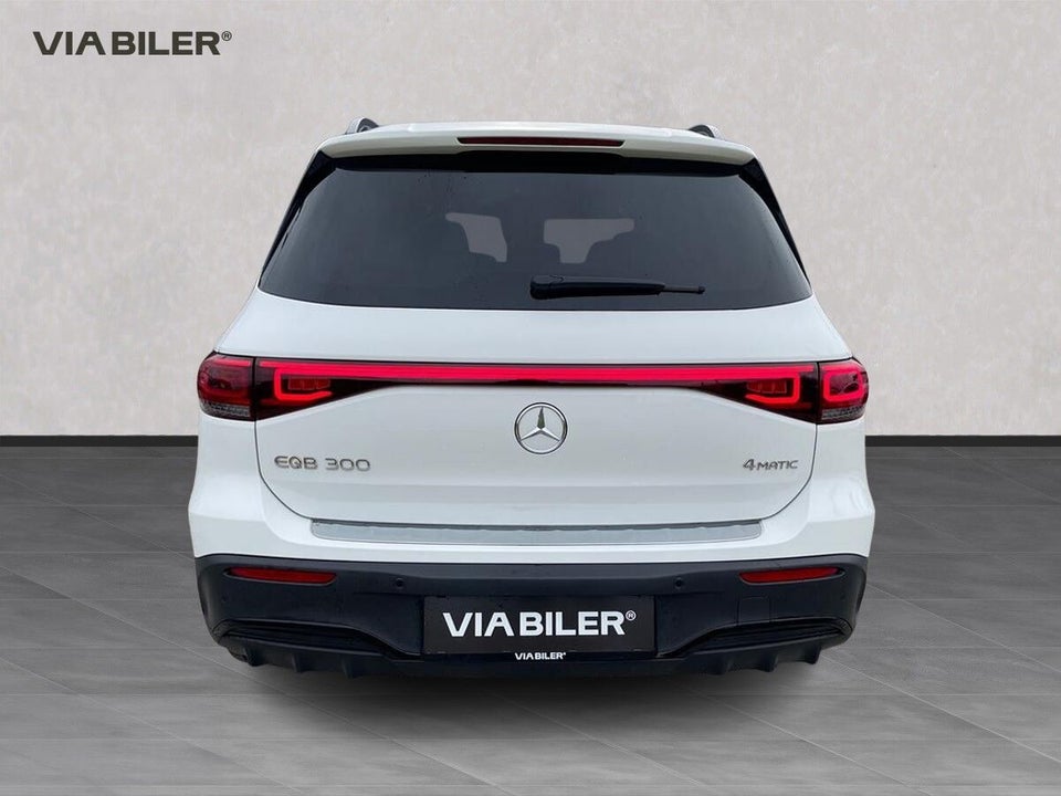 Mercedes EQB300 AMG Line 4Matic 5d