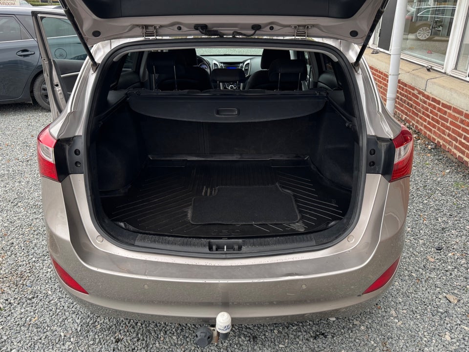 Hyundai i30 1,6 CRDi 110 Active+ CW 5d